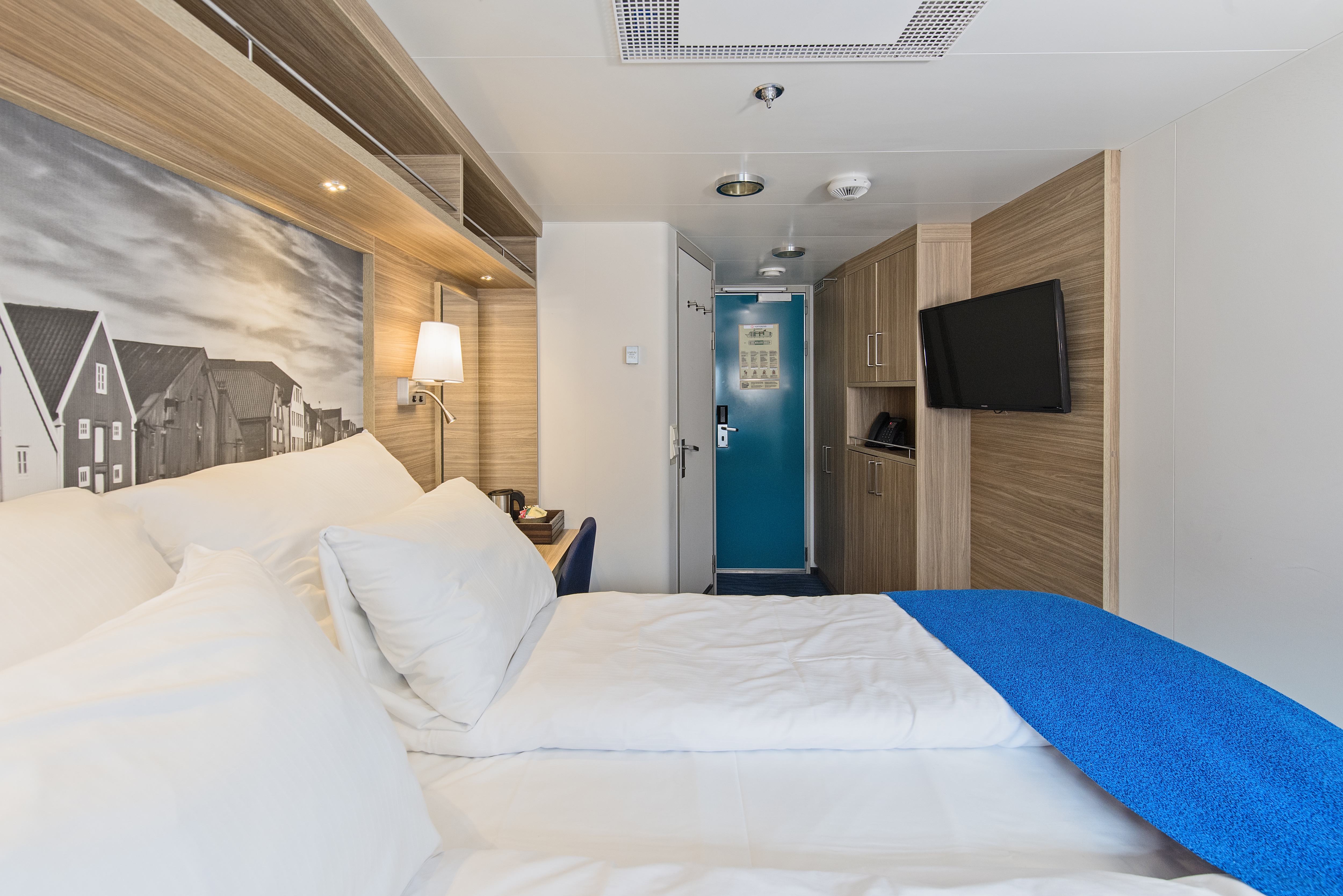 Arctic Superior | Double on promenade deck with window